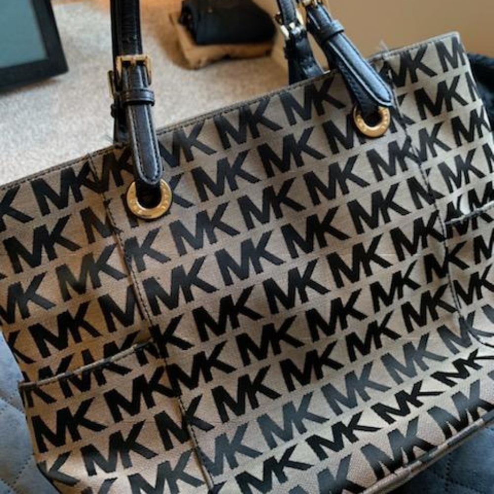 Michael Kors purse